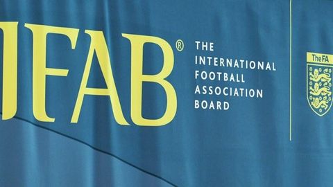 Футбол учрашувида дарвозабон вақтни чўзганида бурчак тўпи белгиланиши таклиф этилди