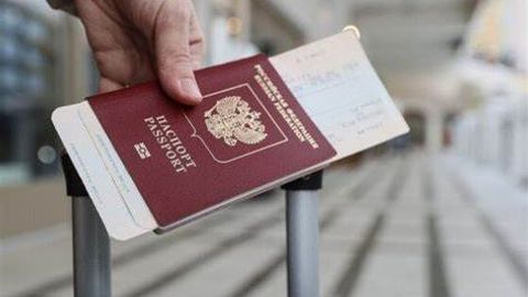 Rossiya amaldorlarning xorijga chiqishiga cheklovlarni kuchaytirmoqda