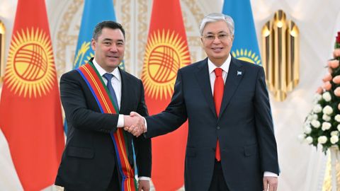 Qozog&lsquo;iston prezidenti qirg&lsquo;izistonlik hamkasbini &ldquo;Do&lsquo;stlik&rdquo; ordeni bilan taqdirladi