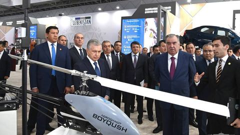 O&lsquo;zbekiston va Tojikiston prezidentlari &ldquo;Made in Uzbekistan&rdquo; ko&lsquo;rgazmasi bilan tanishdi