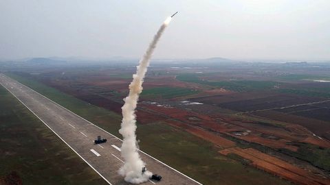 Шимолий Корея улкан ядровий ракета каллагини синовдан ўтказди