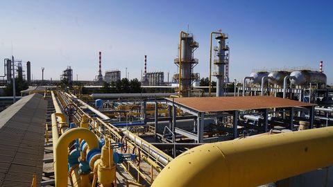 Ўзбекистонда газ ва нефть қазиб олиш, бензин ишлаб чиқариш кескин қисқарди 