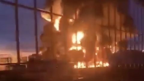 Украина дронлари Россиядаги нефть базаларига ҳужум қилди (видео)&nbsp;
