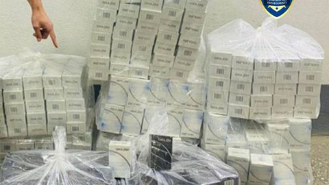 Namanganda aksiz markasiz tamaki mahsulotlarini olib ketayotgan haydovchi ushlandi&nbsp;