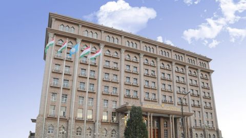 Граждан Таджикистана призвали воздержаться от поездок в Россию 