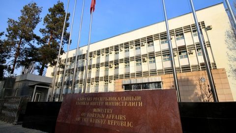 Qirg&lsquo;iziston Tashqi ishlar vazirligi fuqarolarga vaqtincha Rossiyaga bormay turishni tavsiya qildi