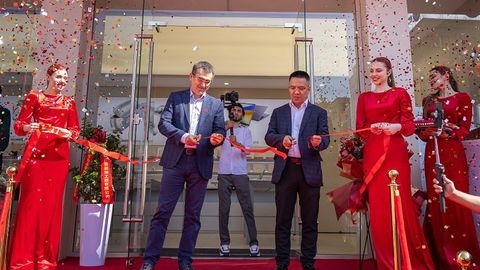 Тошкент марказида Huawei Experience Store очилди