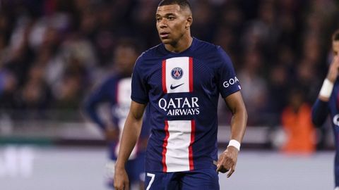 Van Nistelroy: &ldquo;Oltin to&lsquo;p&rdquo;ni qo&lsquo;lga kiritish uchun Mbappe &ldquo;Real&rdquo;da o&lsquo;ynashi kerak