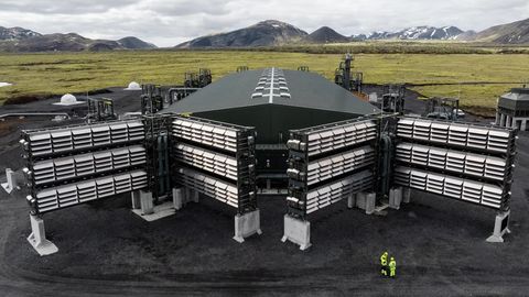 Islandiyada atmosferadagi ifloslanishni tozalaydigan yirik zavod ish boshladi (foto) 