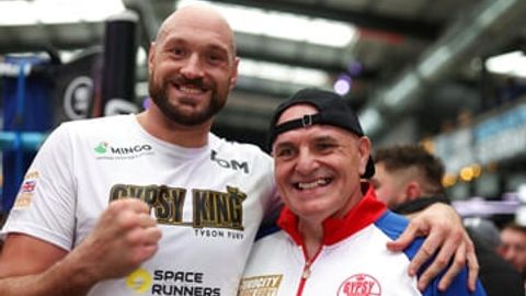 Tayson Fyurining otasi Oleksandr Usik jamoasining a&rsquo;zosiga bosh bilan zarba berdi (foto)