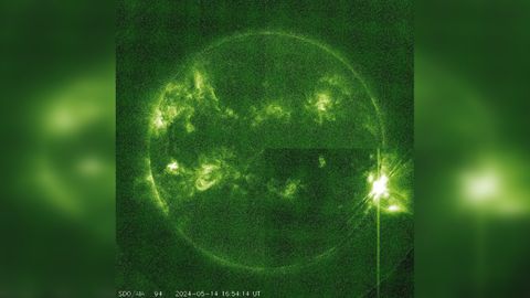 Quyoshda navbatdagi kuchli chaqnash sodir bo&lsquo;ldi