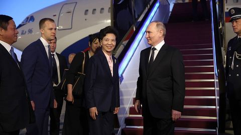 Putin Xitoyga tashrif buyurdi va Si Szinpin bilan uchrashdi (video)