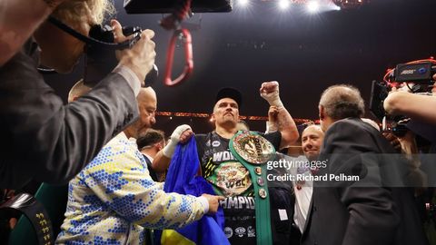 Олександр Усик барча вазн тоифалардаги 12-мутлақ чемпионга айланди 