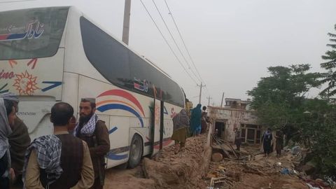 Афғонистонда йўловчи автобуси деворга урилиши оқибатида 5 нафар фуқаро ҳалок бўлди