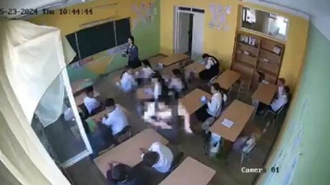 Xorazmda o&lsquo;qituvchi darsda o&lsquo;quvchini ayovsiz kaltakladi