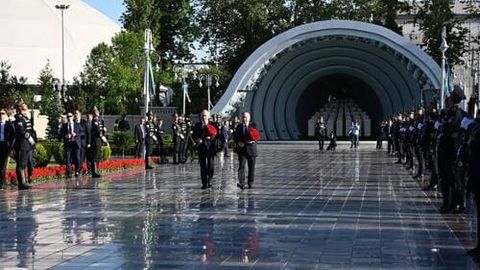 Ўзбекистон ва Россия президентлари Тошкентдаги “Ғалаба боғи” ёдгорлик мажмуасига ташриф буюрди