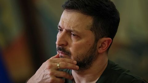 Зеленский мамлакатларни Швейцариядаги саммит бўйича бир қарорга келишга чақирди