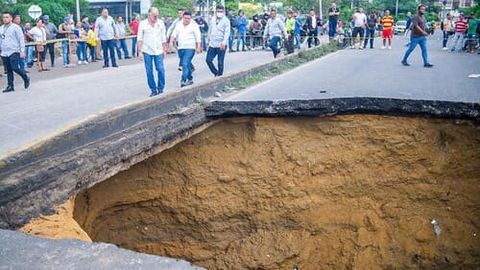 Kolumbiyada ko&lsquo;prik o&lsquo;pirilishi oqibatida to&lsquo;rt kishi halok bo&lsquo;ldi