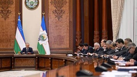Шавкат Мирзиёев Ўзбекистонга 2024 йили 11 млн хорижий сайёҳни олиб келиш бўйича топшириқ берди 