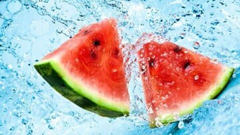 Yozda salqinlash uchun nimalar iste&rsquo;mol qilish kerak? Diyetolog tavsiyasi