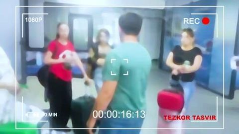 Toshkent viloyatida qizlarni fohishalik uchun Turkiyaga jo‘natayotgan ayol ushlandi (video)