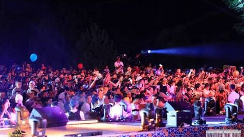 Andijonda estrada sanʼati festivaliga qaysi xorijiy xonandalar kelishi maʼlum qilindi