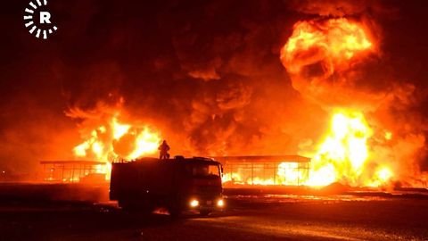 Iroqdagi neftni qayta ishlash zavodi yonib ketdi (video)