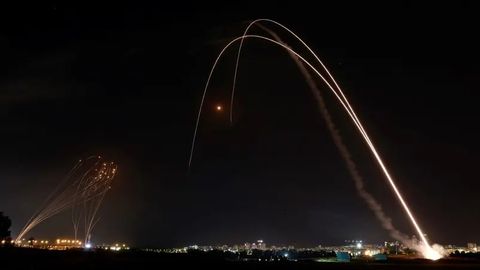 Yaman husiylari Isroilning ikkita shahriga aviazarba berdi