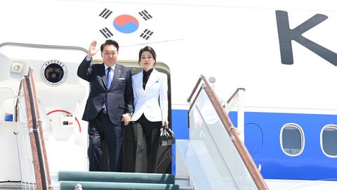 Janubiy Koreya prezidenti rafiqasi bilan birga O&lsquo;zbekistonga keldi