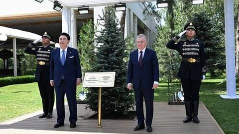 Ўзбекистон ва Жанубий Корея президентлари биргаликда дарахт экди