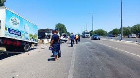 Samarqandda Nexia-3 to&lsquo;xtab turgan Isuzu bilan to&lsquo;qnashdi, ikki kishi vafot etdi