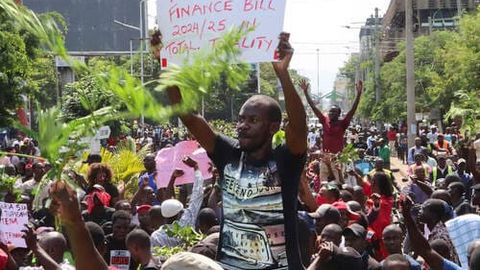 Keniyada yangi soliq tizimi joriy qilinishi ortidan uyushtirilgan namoyishlarda 200 dan ortiq kishi jarohatlandi