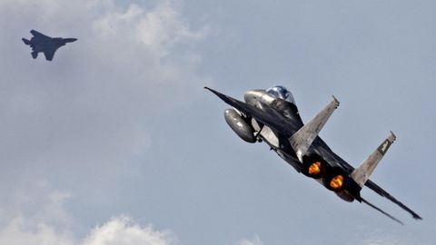 Исроил қирувчи самолётлари Ғазодаги ҲАМАСнинг иккита ҳарбий объектига ҳужум қилди