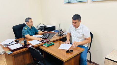 &ldquo;Кўча&rdquo; судини ёритаётган &ldquo;Дарё&rdquo; журналисти ИИБга чақирилди