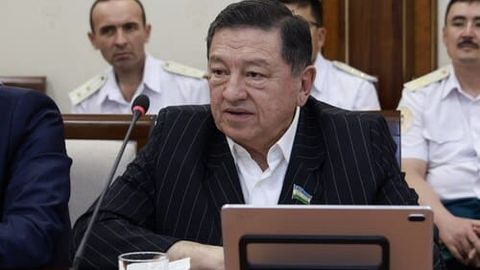 “Асфалтнинг сифати дабдала, уч йилга етмайди” — сенатор Рустам Калонов