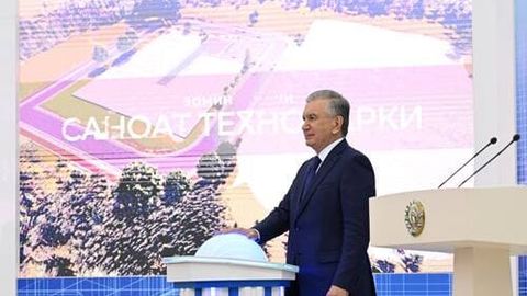 Prezident Zominda barpo etilayotgan sanoat texnoparkida Xitoy investitsiyalari ishtirokidagi ilk loyihalarga start berdi (foto)