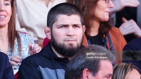 Soliq idoralari Habib Nurmagomedovning bank hisoblarini muzlatdi