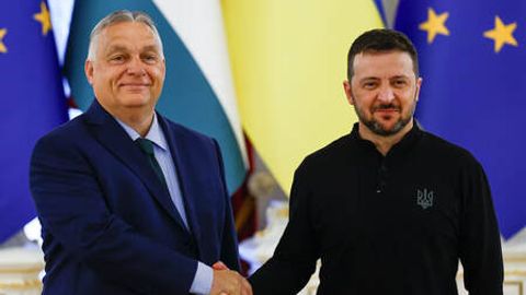 Орбан Зеленскийдан ўт очишни тўхтатиш масаласини кўриб чиқишни сўради 