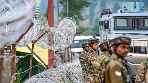 Kashmirdagi g&lsquo;alayonda 2 hind askari va 6 isyonchi halok bo&lsquo;ldi&nbsp;