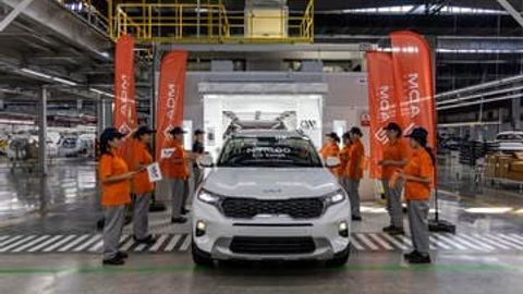 ADM Jizzakh zavodining konveyeridan 1 000-Kia Sonet avtomobili chiqarildi