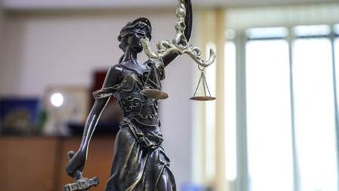Qashqadaryoda 14 yoshli qizni jinsiy qullikda saqlagan ayol 7,5 yilga qamaldi