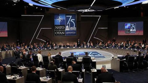 Украина НАТОдан Россияга зарба беришга қўйилган чекловни олиб ташлашни сўради