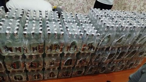 Qoraqalpog&lsquo;istonda &ldquo;Qaratau&rdquo; nomi ostida alkogol mahsulotlari ishlab chiqarayotgan yashirin sex fosh etildi