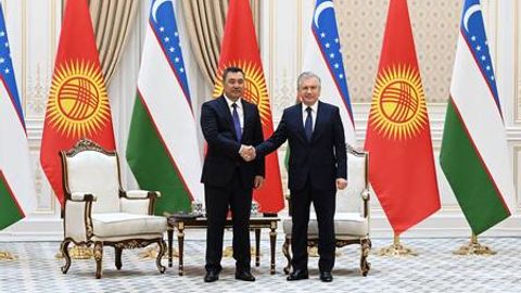 Mirziyoyev va Japarov transport va energetika bo&lsquo;yicha yangi loyiha takliflarini ko&lsquo;rib chiqdi