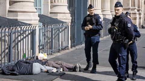 Франция ҳукумати уйсизлар ва мигрантларни Олимпиада олдидан Париж ташқарисига ҳайдаб чиқармоқда&nbsp;