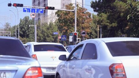 Ўзбекистонда транспорт воситаларидан фойдаланиш хавфсизлиги қоидаларини бузгани учун қамалганлар сони очиқланди&nbsp;