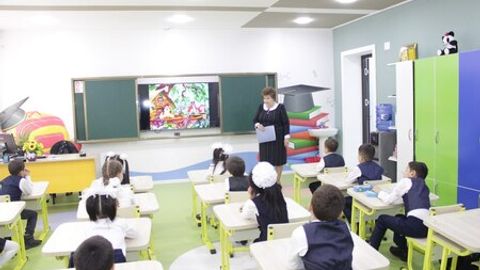 Бу йил B2 сертификати йўқ ўқитувчилар&nbsp;мактабларда чет тилидан дарс бера олмайдими? Вазирлик вакили жавоби&nbsp;