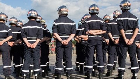 Францияда ўт ўчирувчилар Олимпиаданинг очилиш кунида иш ташлаш эълон қилмоқчи