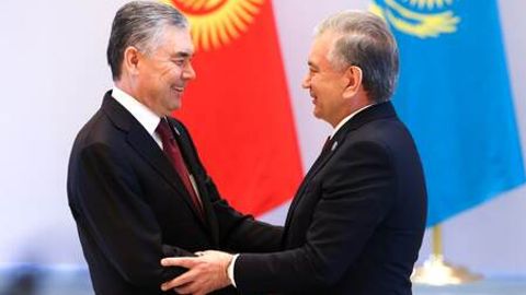 Гурбангули Бердимуҳамедов Шавкат Мирзиёевни туғилган куни билан табриклади 