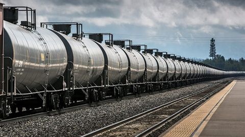 АҚШда нефть захиралари бир ҳафта давомида 3,74 миллион баррелга қисқарди